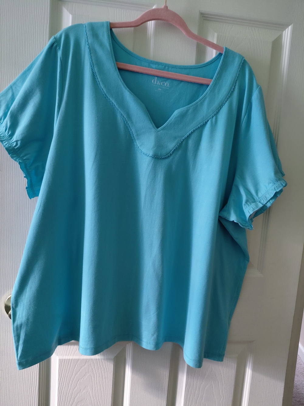 d & Co. Women's V-Neck Short Sleeve Tee in Aqua